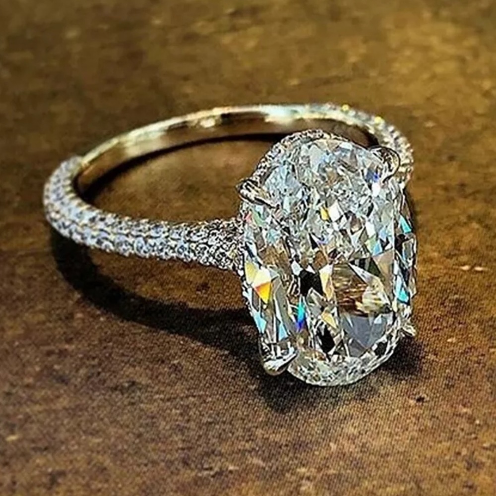 Stunning 925 Silver White Sapphire Oval Cut Ring!